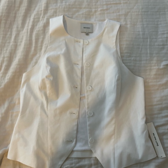 Reformation Tops - Reformation White Sleeveless Button-Front Vest
